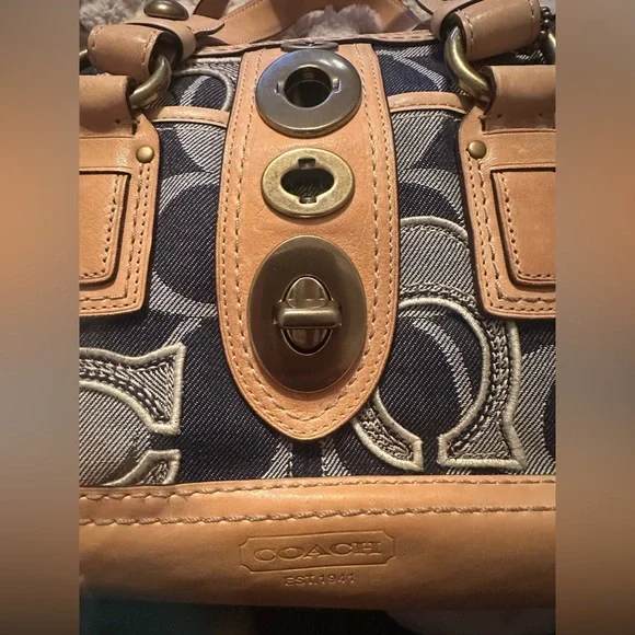 Authentic Coach Vintage Legacy Denim Sig. Medium Lily Handbag!! RARE - Picture 11 of 15